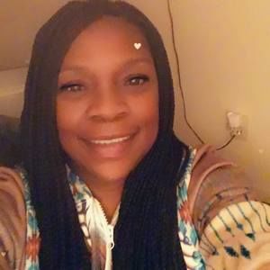 Meet your Posher, Ella